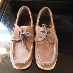 SPERRY BOYS BOAT SHOES..SIZE 6M... GOOD CONDITION
